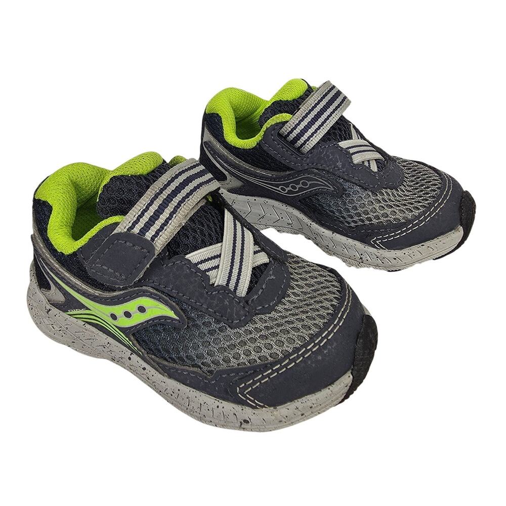 SAUCONY RIDE 10 TODDLER ATHLETIC SHOES – SIZE US 5W – GRAY/GREEN – STRAP CLOSURE